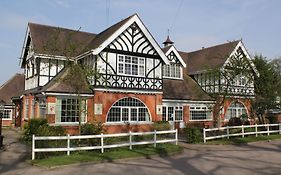 St George'S Lodge, Bisley